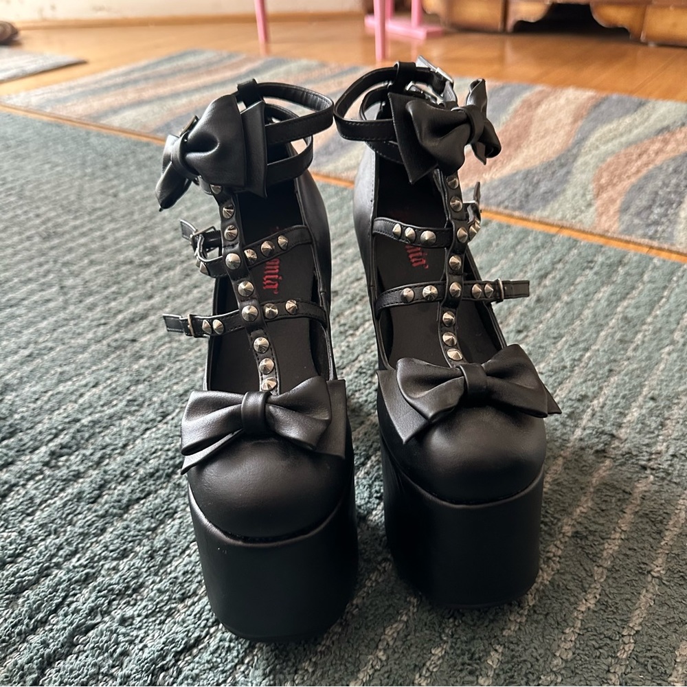 Demonia torment-600 platform heels